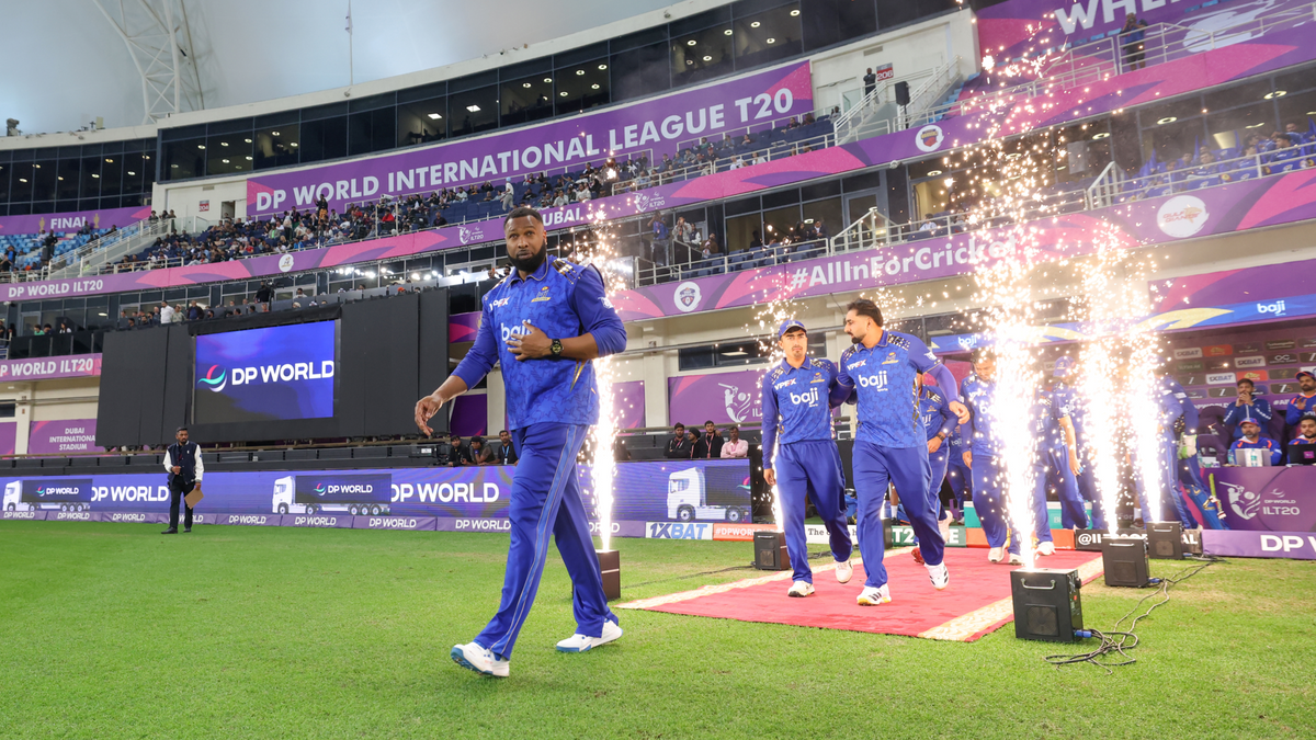 MI Emirates entering the field at the DP World ILT20 Season 4 final